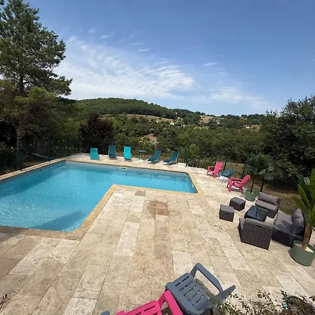 Casa de Férias Coeur De Dordogne Grande Piscine Au Sel Vue Vallee *