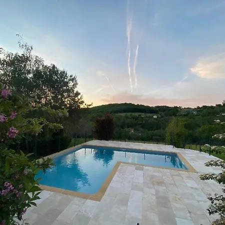 Casa de Férias Coeur De Dordogne Grande Piscine Au Sel Vue Vallee *